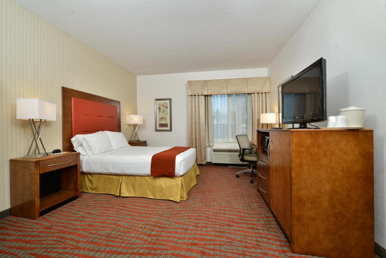 Holiday Inn Express Boston-Milford By Ihg Kültér fotó