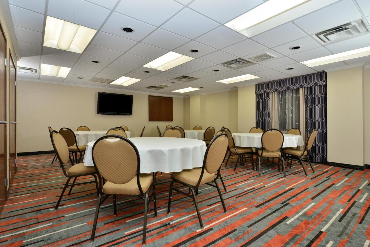 Holiday Inn Express Boston-Milford By Ihg Kültér fotó