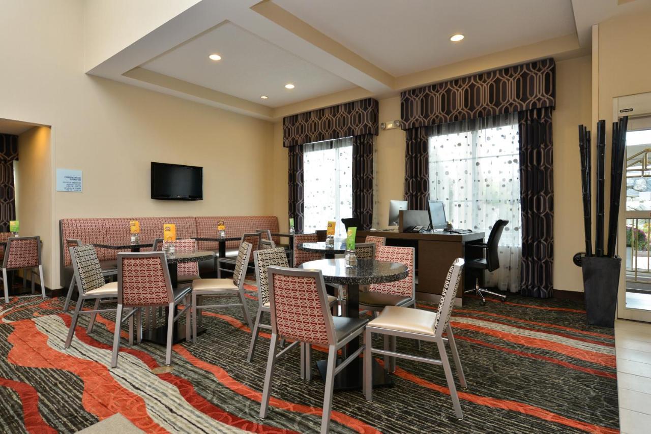 Holiday Inn Express Boston-Milford By Ihg Kültér fotó