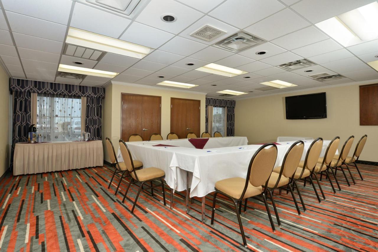 Holiday Inn Express Boston-Milford By Ihg Kültér fotó